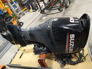 Motor Fuera de Borda H&S 2019 SUZUKI de 140 HP, Cuatro Tiempos, 25 Pulgadas, Usado, Alta Calidad - Product Image 3