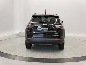 Jeep Compass Latitude 4WD d'occasion, modèle 2025, en vente - Product Image 3