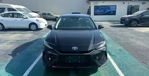 USATO 2025 Toyota Camry Hybrid Nera 2.5L (299 CV) 4 Cilindri Ibrida a Benzina Trazione Anteriore Cambio Automatico Guida a Sinistra - Product Image 6