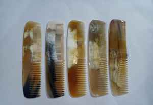 หวีผมเขาควายทำจาก PC ขัดเงาเกรดพรีเมี่ยมใช้ในร้านทำผมแบบมีที่จับโลโก้ตามต้องการ - Product Image 3