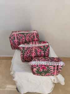 Juego de 3 Bolsas de Maquillaje Acolchadas de Algodón y Organizador, Neceser de Algodón, Bolsa de Viaje, Bolsa de Maquillaje con Estampado Floral, Bolsa Organizadora de Artículos de Tocador - Product Image 4