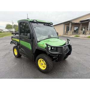 John Deeree XUV835R 4x4 Veicolo Utilitario Laterale con Motore e Alta Prestazione 1100KG - Product Image 5