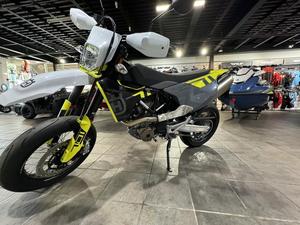 Offre aux enchères 2024 : Nouvelles motos Supermoto 701 avec une vitesse maximale de plus de 80 km/h, puissance 1001-2000W, origine américaine, acompte requis - Product Image 1