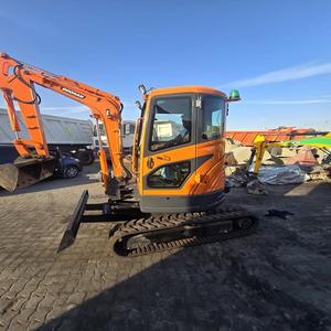 Mini-excavatrice 3 tonnes de poids opérationnel, engrenage, pour usage domestique et agricole, avec godet, état de construction essentiel - Product Image 4