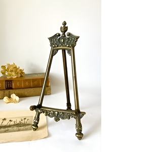 Caballete de exhibición Extra grande ajustable de pie de Metal dorado antiguo hecho en La India para exhibiciones de bodas - Product Image 2