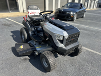 Nouveau tracteur à gazon autoporté Murray MT100 de 42 pouces, équipé d'un moteur Briggs & Stratton de 500 cm³ et 13,5 CV. 6 vitesses, 18 pouces