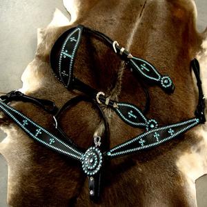 Conjunto de cuello de pecho de cabeza de caballo de cuero DD de calidad superior Riendas duraderas y cueros surtidos Productos de equitación - Product Image 2