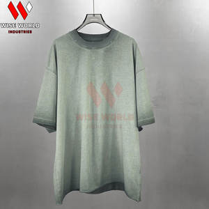 Camiseta Vintage 100% Algodón con Tinte Inverso, Cuello Desgastado, Dobladillo Deshilachado, Estilo Urbano con Logotipo Personalizado - Product Image 4