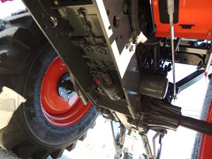 รถแทรกเตอร์ล้อ LX3310คูโบต้าใช้สำหรับการทำฟาร์มและงานหนัก - Product Image 5