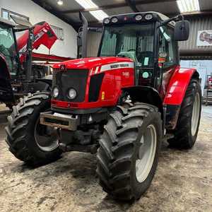 Tractor Agrícola Massey Ferguson 5480 con Tracción en las 4 Ruedas, Alta Seguridad, Multifuncional para Trabajo de Campo - Product Image 5