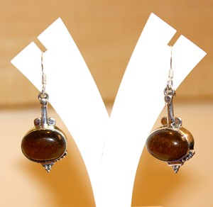 Pendientes Étnicos de Plata de Ley 925 con Cristales, Hechos a Mano en Nepal para la Oración y la Devoción - Product Image 4