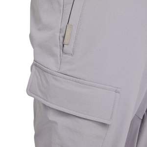 Pantalones Cargo de tecnología ajustados grises y elegantes para hombre con bolsillos de carga seguros, tela elástica y aspecto moderno minimalista - Product Image 6