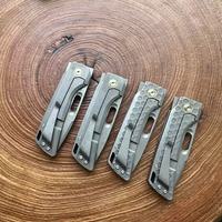 Couteau pliant tactique EDC à roulement à billes avec poignée en acier inoxydable motif nid d'abeille, lame D2 haute dureté, revêtement PVD