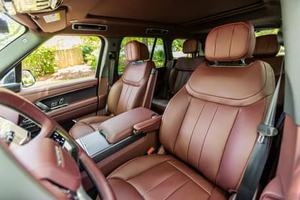 BEST-SELLER 2024 RANGE ROVER P400 SE 395 CV 6 CYLINDRES, TOUT-TERRAIN, INTÉRIEUR ROUGE GARNET PROFOND - Product Image 4