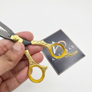 Ciseaux de barbier Adelmas International de qualité supérieure, personnalisés, à manche long, pour droitiers, en acier inoxydable, à bord arrondi, 7 pouces - Product Image 6
