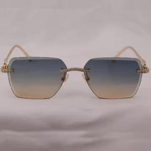 Dernières lunettes de soleil de créateur Lunettes de vue unisexes serties de diamants Moissanite Idéales pour un usage quotidien Lunettes de designer - Product Image 1