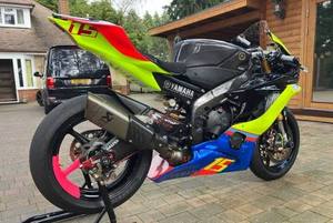 มอเตอร์ไซค์สปอร์ต YZF-R6 ปี 2024 น้ำหนักเบา 169 กก. เกียร์ 6 สปีด พร้อมระบบดูดอากาศแบบ Forced Air Intake รองรับการปรับแต่ง ขาย - Product Image 5