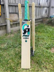 Bâtons de cricket professionnels en saule anglais CA PRO 10000, 100% haute qualité, durables, légers, double pressage, frappe puissante, 6 GRAINS - Product Image 2