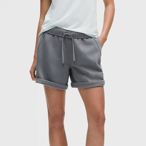 Short pour femme OEM/ODM 100% coton couleur gris uni logo imprimé personnalisé avec poches latérales short hip hop respirant pour femme - Product Image 3