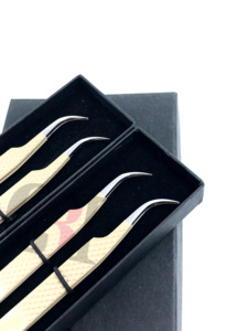 Pince à épiler professionnelle de haute qualité en acier inoxydable, revêtement en poudre couleur latte, poignée incurvée en diamant, pointe argentée pour extensions de cils - Product Image 2