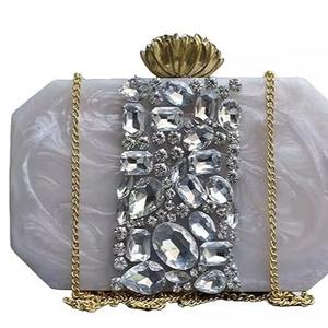 Bolsos de Mano de Resina Hechos a Mano para Mujer - Diseño de Ángel y Amor, Modernos y Elegantes, Pintados a Mano, Precio de Oferta, SHAAD HANDICRAFTS - Product Image 1