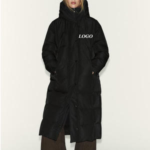 Chaqueta acolchada con bolsillos delanteros y cierre de cremallera/cuello alto con capucha con cordón ajustable y material transpirable de manga larga - Product Image 1