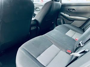Nissan Sentra SV FWD Berline 2025 à transmission automatique, moteur 2L I4 149 CV, à vendre - Product Image 3