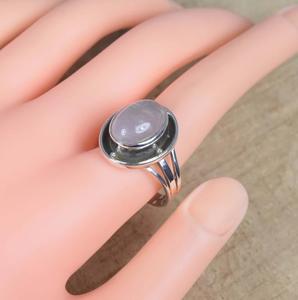 Bague Designer Classique en Argent Sterling 925 Quartz Rose Naturel Pierre Précieuse Ovale Coupe Lunette Réglage Janvier Pierre De Naissance Mariage - Product Image 4