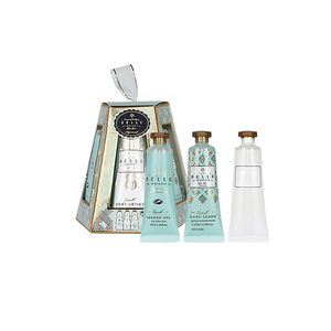 Coffret cadeau de bain hexagonal bleu Belle & Whistle, essentiels de soins de la peau pour les voyages - Product Image 2
