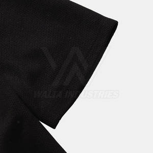 T-shirt pour homme de qualité supérieure, style simple, avec un matériau durable et une sensation légère, idéal pour une utilisation quotidienne - Product Image 4