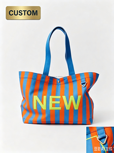 Bolsa de Mano Personalizada con <span class=keywords><strong>Iniciales</strong></span> para Damas de Honor, Estilo Estético, Rosa y Roja a Rayas, Bolsa de Lona para Fin de Semana para Mujer - Product Image 1