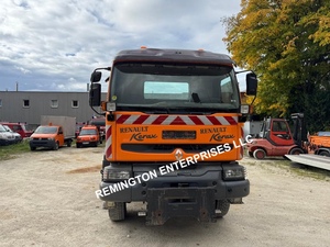 Camión Volquete Usado Renault Kerax 320.18 4x4 del 2004, Transmisión Manual Diésel, Capacidad de 10-12T - Product Image 4