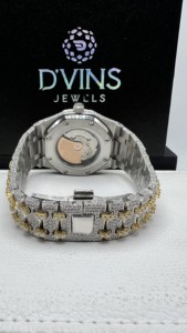 Đồng hồ đeo tay cao cấp mặt đen đính đá Moissanite, viền kim loại mạ vàng, có lịch ngày, từ nhà cung cấp Ấn Độ - Product Image 3