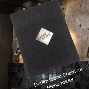 Couverture de menu en tissu denim personnalisé de 9*12 pouces à prix économique Nouveau design Dossier de restaurant pour hôtels et restaurants - Product Image 1