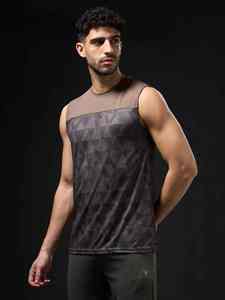 เสื้อกล้ามผู้ชายทรงเข้ารูป ผ้าฝ้ายถัก 3 มิติ ระบายอากาศ แห้งเร็ว สไตล์สตรีทแวร์ คุณภาพสูง MOQ ต่ำ รับสกรีนโลโก้ สำหรับออกกำลังกาย - Product Image 5