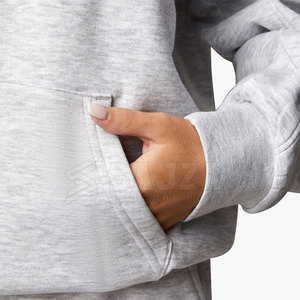 . Pull à capuche classique pour femme avec poche frontale à manches longues et tissu doux parfait pour une utilisation décontractée toute la journée - Product Image 3