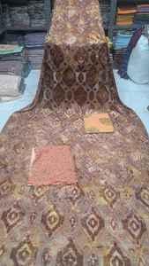 Conjunto de Lujo Maqbal Dirac con Mangas Largas con Brillo Dorado y Bordado en Mezcla de Algodón - Product Image 2