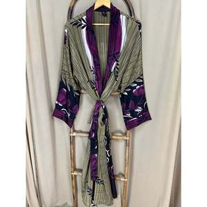 Vestido Kimono de Seda Reciclada Estilo Boho Chic Vintage para Mujer, Ideal para la Playa, Resort, Casa o como Bata de Baño - Product Image 5