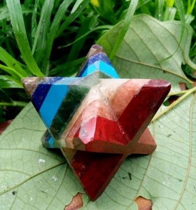 Cristaux d'étoiles Merkaba à 7 chakras de qualité d'exportation pour les pratiques de guérison du yoga ou de la méditation et du reiki disponibles au prix d'exportation - Product Image 4