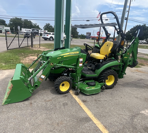 ซื้อรถแทรกเตอร์ John Deere 1025R ปี 2024 รถแทรกเตอร์ล้อยาง 22 แรงม้า รถแทรกเตอร์อเนกประสงค์ขนาดเล็กสำหรับงานเกษตร พร้อมรถตักดินหน้าและหลัง รถแทรกเตอร์ขนาดเล็กขับเคลื่อน 4 ล้อ - Product Image 1