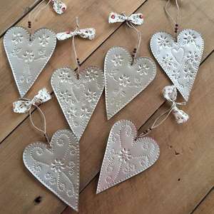 ดาวสังกะสีดีบุกและหัวใจห้อยด้วยรายละเอียดตัดออกสวยต้นคริสต์มาส - Product Image 4