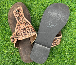 Sandalias Bohemias de cuero a mano personalizables de moda occidental para mujer, calzado de chanclas para exteriores con diseño Floral de cuero genuino - Product Image 5