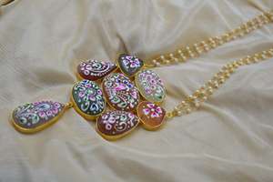 Dernier design collier de peinture à la main plaqué or traditionnel indien élégant pour femmes et filles - Product Image 3