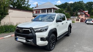 Toyota Hilux 4x4 Usada del 2021, Asientos de Cuero, Tracción en las Cuatro Ruedas, Control de Crucero Adaptativo, Transmisión Automática, Cámara Trasera de 360° - Product Image 2