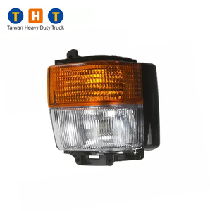 Assemblage de lampe d'angle RH LH pièces de carrosserie de camion pour Nissan UD C22 340 - Product Image 1