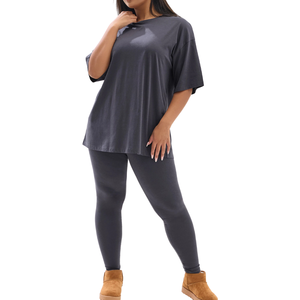 Conjunto de Yoga de Talla Grande con Top Largo, Tejido Elástico, Ajuste Relajado, Ropa Deportiva Cómoda para Entrenamiento y Descanso para Mujer - Product Image 1