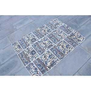 Alfombra Turca Vintage, Alfombra Pequeña de 3x4.1 pies, Alfombra de Lana con Estampado Animal Azul y Blanco - Product Image 3