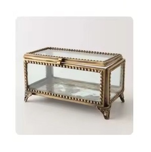 Boîte de rangement de bijoux design antique Boîte de rangement cosmétique de bijoux en métal et en verre pour la décoration de tables et le support de bijoux - Product Image 4