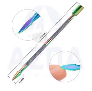 Empujador de Cutículas de Doble Cara de Alta Calidad en Negro para el Cuidado de las Uñas, Manicura, Pedicura con Función de Limpieza de Cutículas - Product Image 2