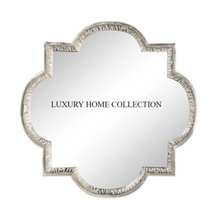 Cadre de miroir mural en laiton antique artisanal avec une finition polie et des motifs ornés pour des accents de pièce intemporels - Product Image 5